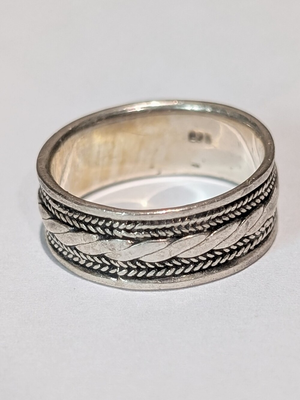Vintage Solid Sterling Silver Twist Pattern 8mm Wide Band Size 8.5 Ring 6 Grams